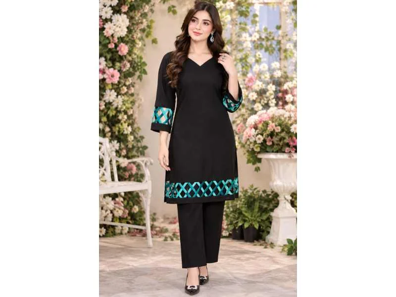 Black Georgette 2-Piece Suit with Teal Lattice Lace Detail – Elegant Women’s Kurta & Trouser Set